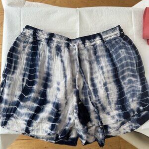 BRAND NEW ECHO SHORTS WITH TAGS ATTACHED NEVER WORN DARK BLUE AND WHITE Size S-M